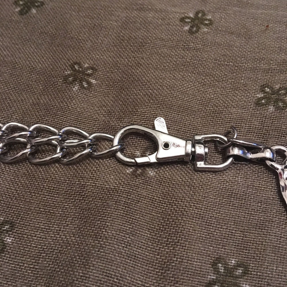 Silver Chain Link Necklace - Picture 4 of 8